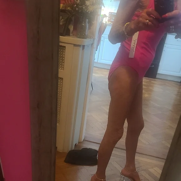 NEW NICOLE MILLER RACERBACK ONE PUECE BATHING SUIT HOT PINK SZ SMALL Hp🔥🔥🔥 - Picture 4 of 11